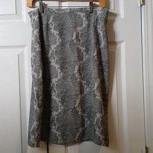 First Issue A Liz Claiborne Co  snakeskin print A line skirt Sz 12 NWOT